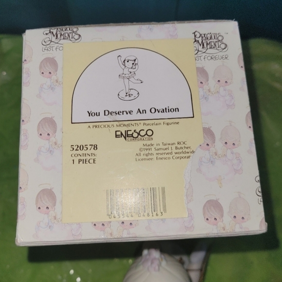 Vintage Precious Moments Figurine in Original Box "You Deserve An Ovation" 1991 - Picture 5 of 10